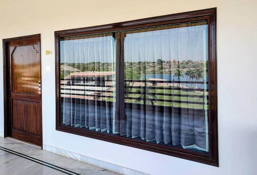 Lake View Hotel And Resort