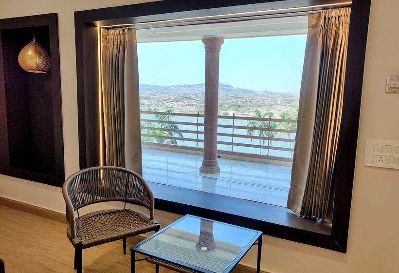 Lake View Hotel And Resort