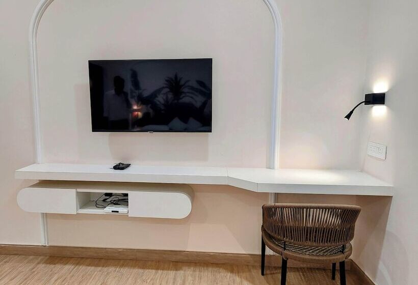 Lake View Hotel And Resort