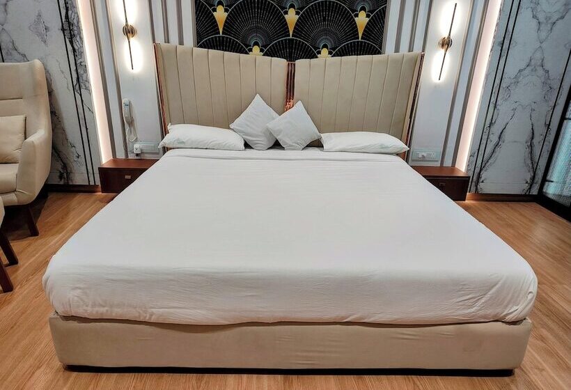 Lake View Hotel And Resort