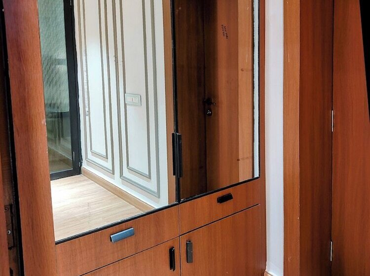 Lake View Hotel And Resort