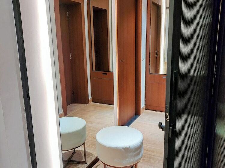 Lake View Hotel And Resort