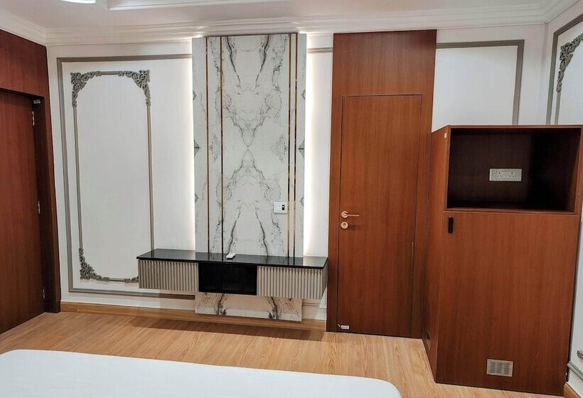 Lake View Hotel And Resort