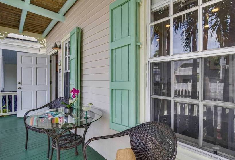Paradise Place By Avantstay Key West Old Town Condo W/ Shared Pool