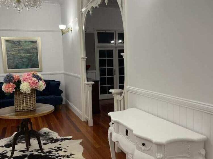 ペンション Emirau