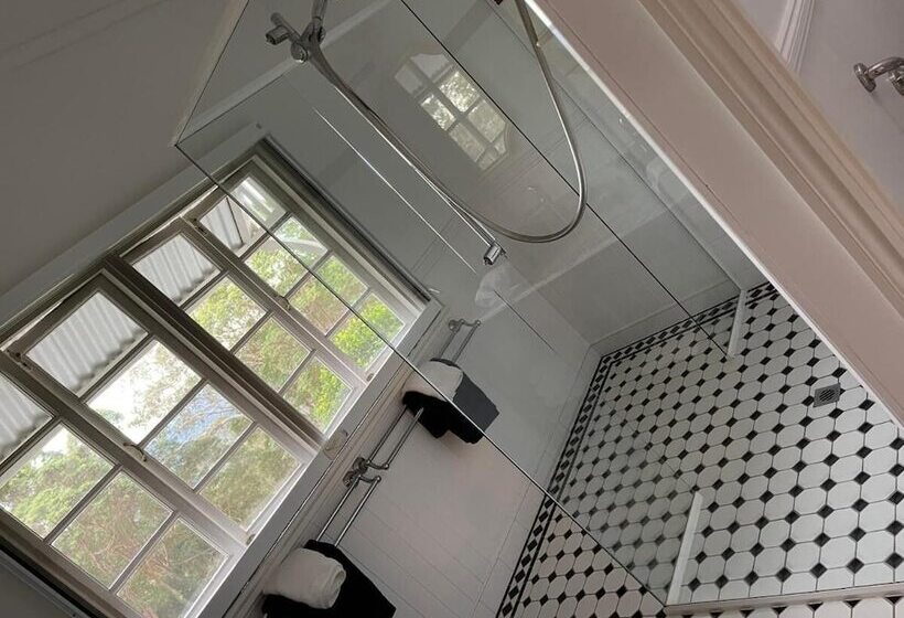 ペンション Emirau