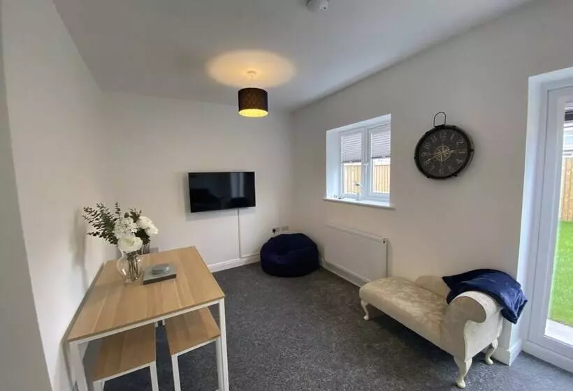 اقامتگاه Blackpool Abode  Silver Sands