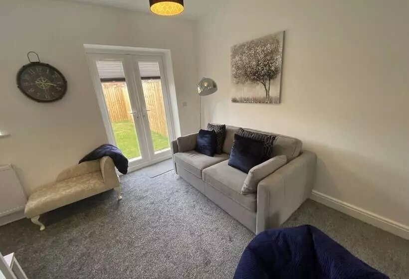 اقامتگاه Blackpool Abode  Silver Sands