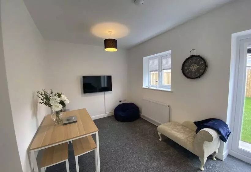 اقامتگاه Blackpool Abode  Silver Sands