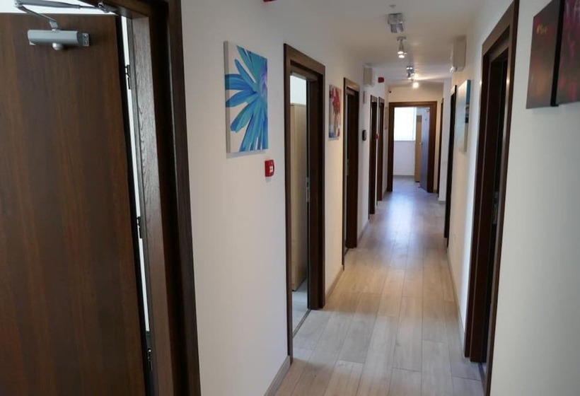 レジデンス Immaculate 12 Bed House Good Amenities In Wigan