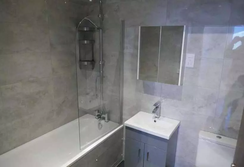 レジデンス Immaculate 12 Bed House Good Amenities In Wigan