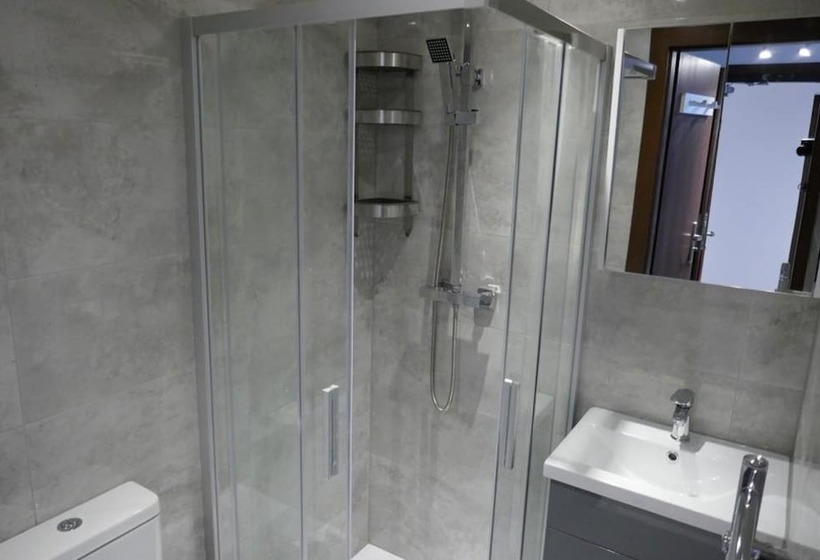 レジデンス Immaculate 12 Bed House Good Amenities In Wigan