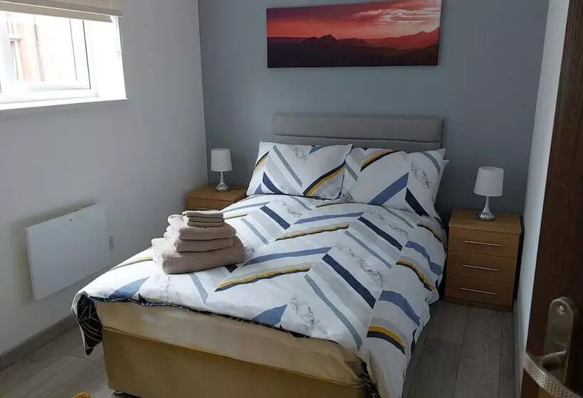 レジデンス Immaculate 12 Bed House Good Amenities In Wigan