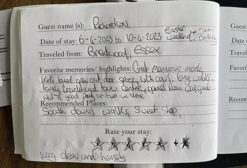 Residenssi Luxury 5 Bed House With Tennis Court & Games Room