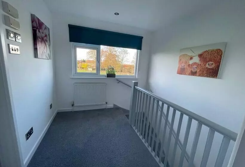 Residenssi Luxury 5 Bed House With Tennis Court & Games Room