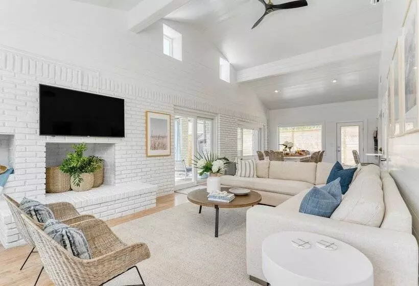 Twin Fin By Avantstay Walk To The Beach   Chic 30a Retreat