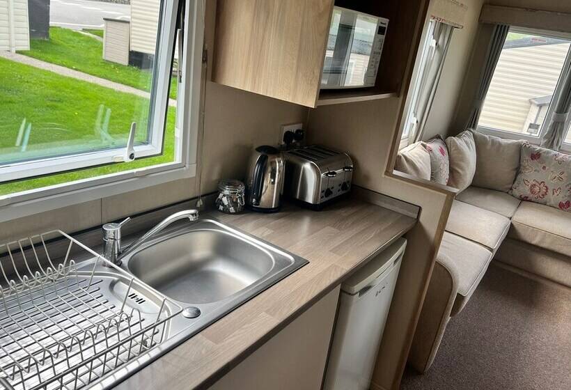 Newquay Bay Holiday Resort Caravan 142