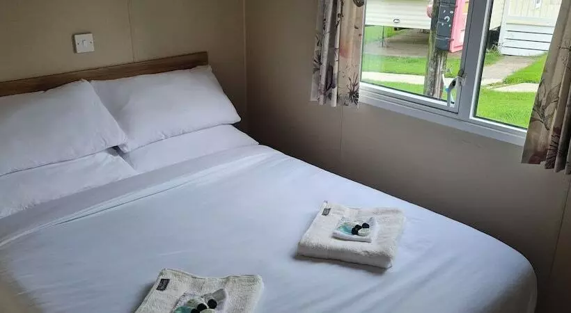 Newquay Bay Holiday Resort Caravan 142