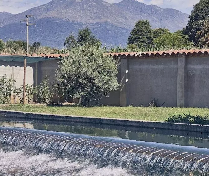 Aqvae Unconventional Country House