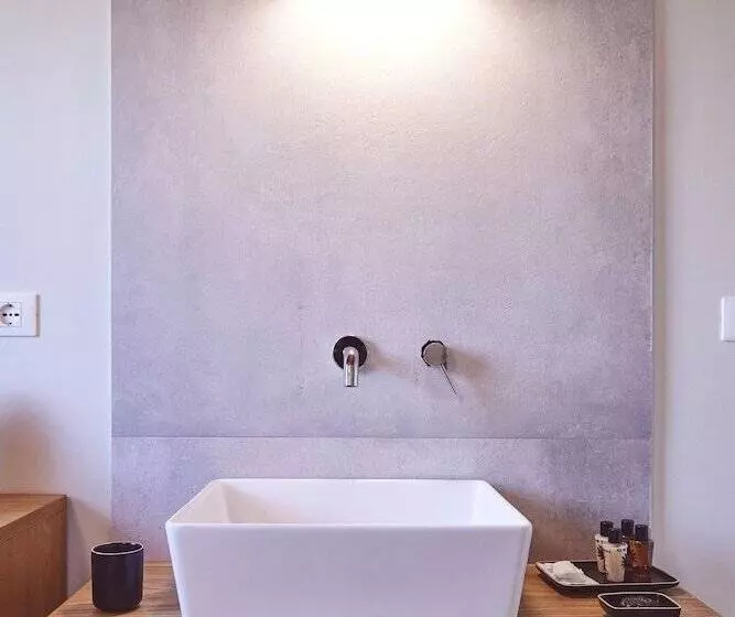 Aqvae Unconventional Country House