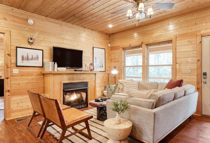 Ashberry By Avantstay Large Cabin Surrounded In Pine Tree W/ River Views & Game Room