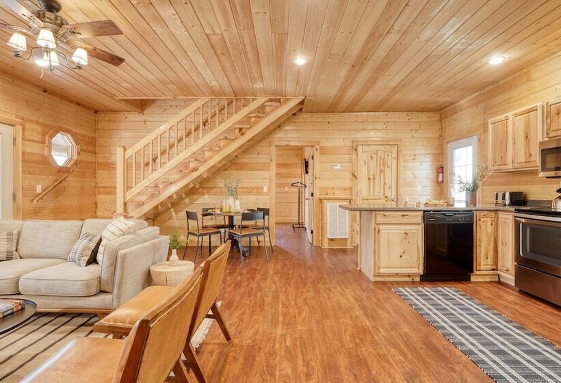 Ashberry By Avantstay Large Cabin Surrounded In Pine Tree W/ River Views & Game Room