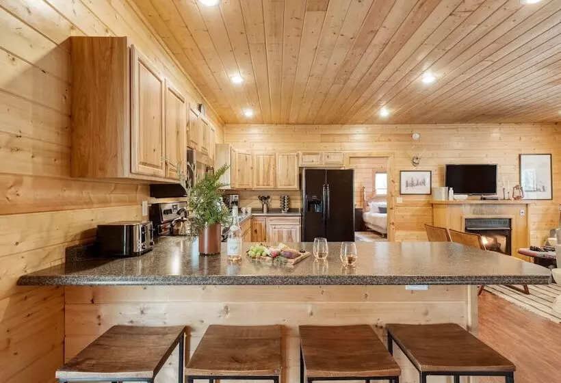 Ashberry By Avantstay Large Cabin Surrounded In Pine Tree W/ River Views & Game Room