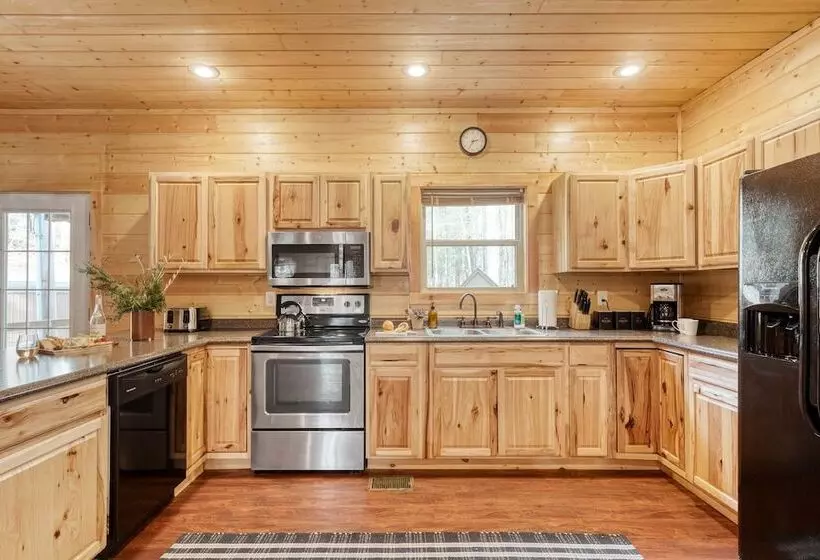 Ashberry By Avantstay Large Cabin Surrounded In Pine Tree W/ River Views & Game Room