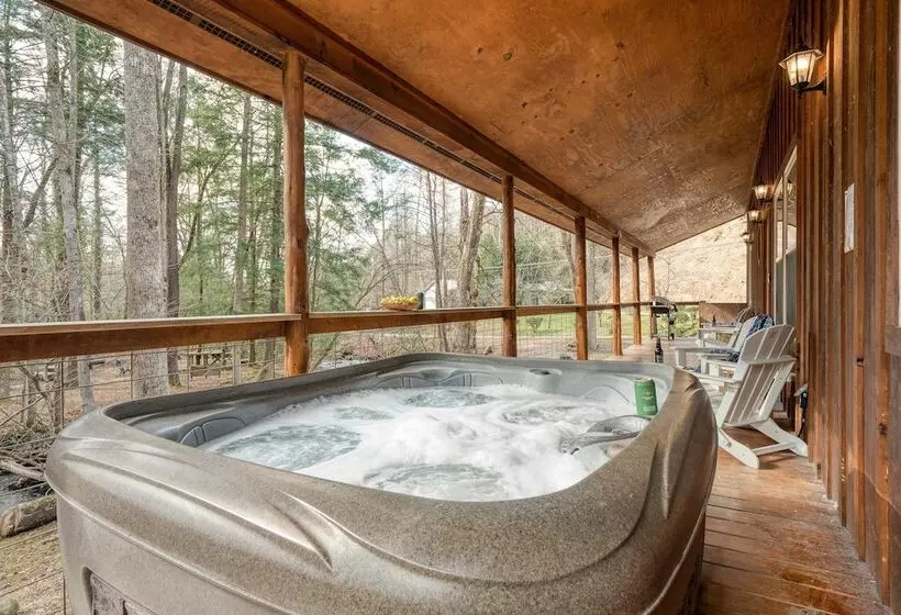 Ashberry By Avantstay Large Cabin Surrounded In Pine Tree W/ River Views & Game Room