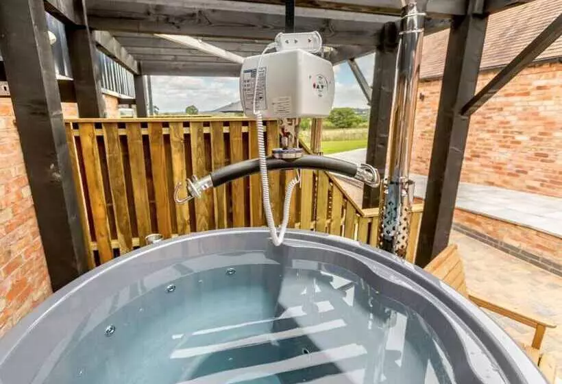 Buck Cottage, Disabled Adapted 3 Bed Hot Tub Pets