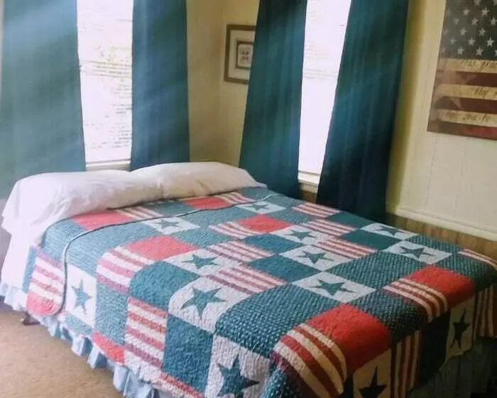 Bullfrog Marina Rv Park And Cabins