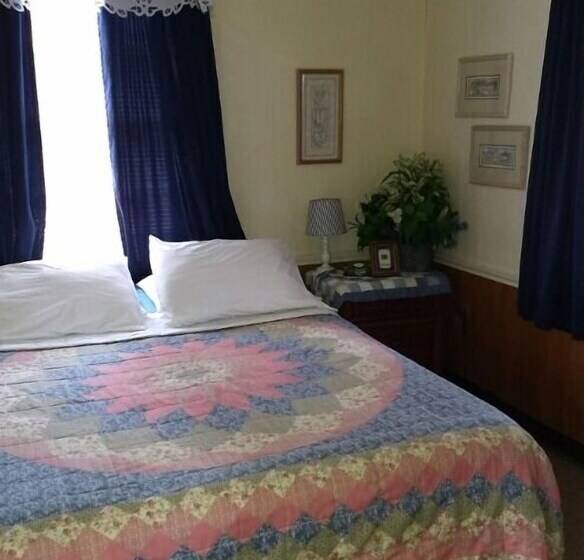 Bullfrog Marina Rv Park And Cabins