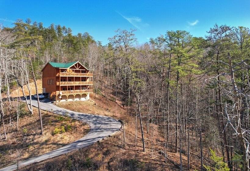 Crystalline By Avantstay High Altitude Retreat! W/ Movie Theatre, Indoor Pool, Hot Tub & Views!