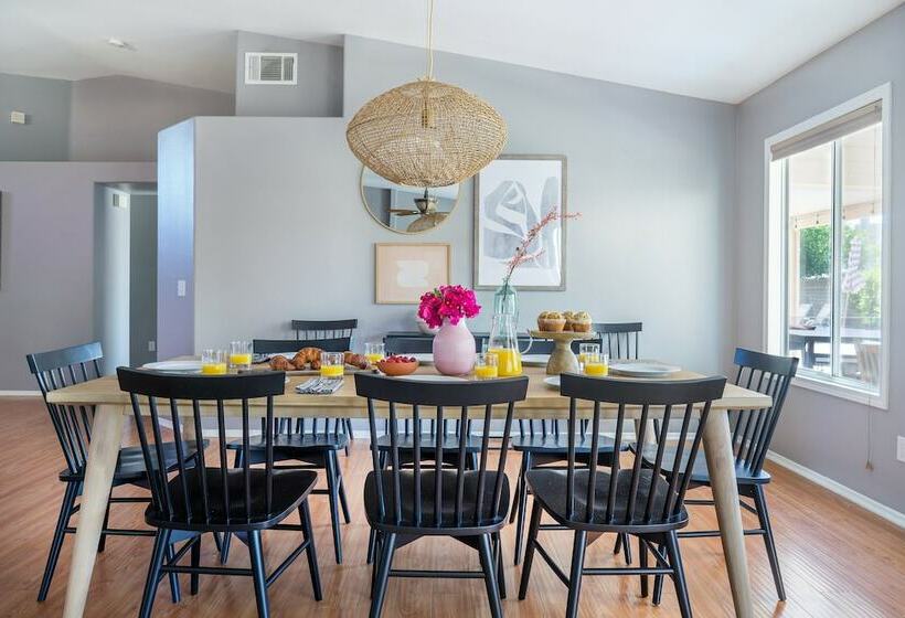 Dahlia By Avantstay Gorgeous Home W/ Luxury Pool, Foosball & Table Tennis!