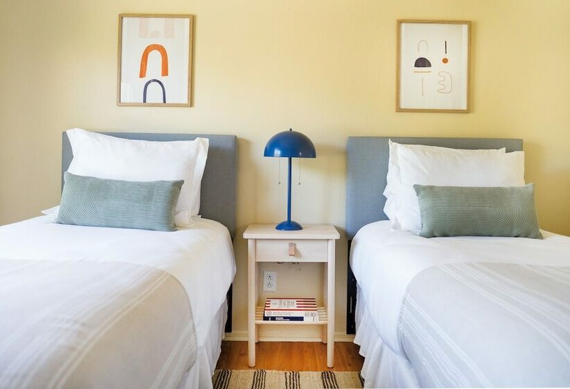 Dahlia By Avantstay Gorgeous Home W/ Luxury Pool, Foosball & Table Tennis!