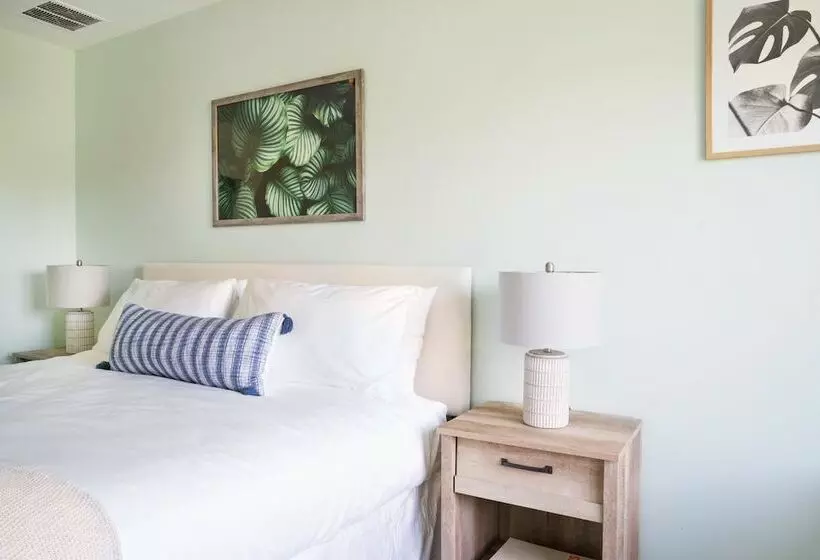 Dahlia By Avantstay Gorgeous Home W/ Luxury Pool, Foosball & Table Tennis!