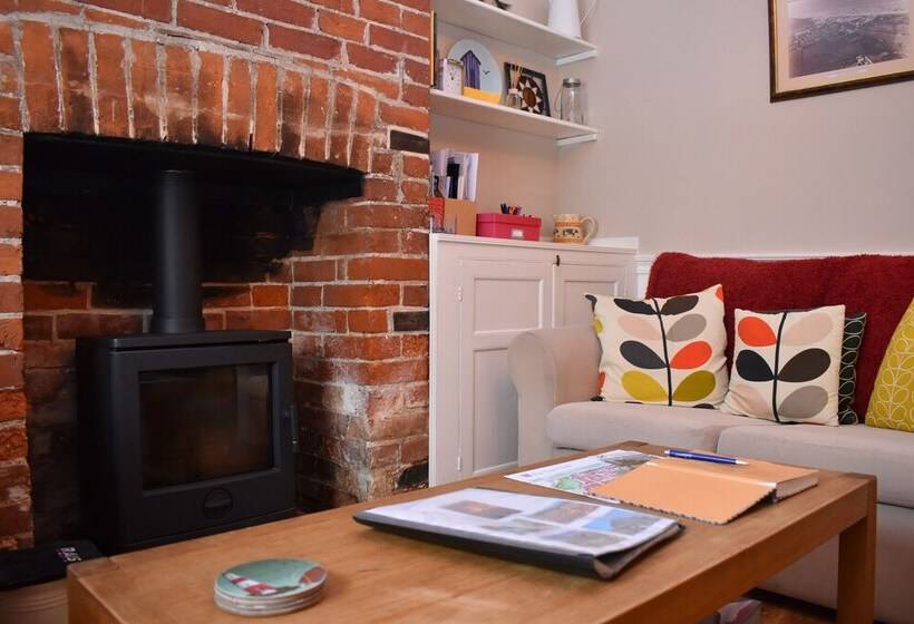 Daisy Tatham Cottage