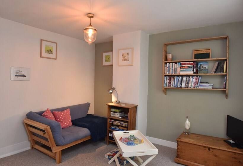 Daisy Tatham Cottage