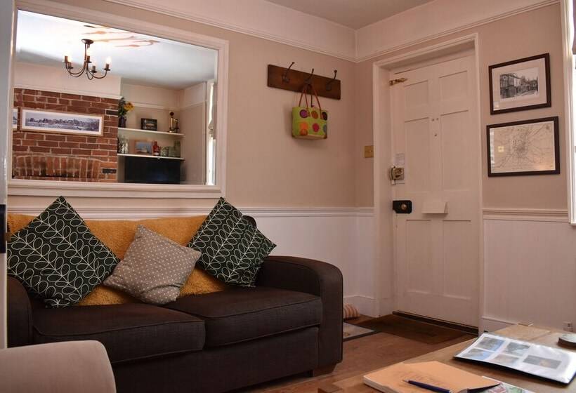 Daisy Tatham Cottage