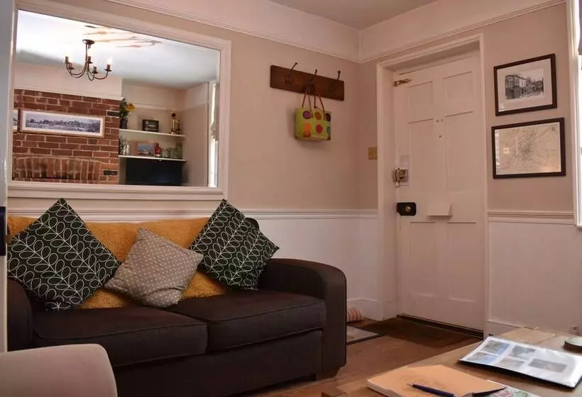 Daisy Tatham Cottage