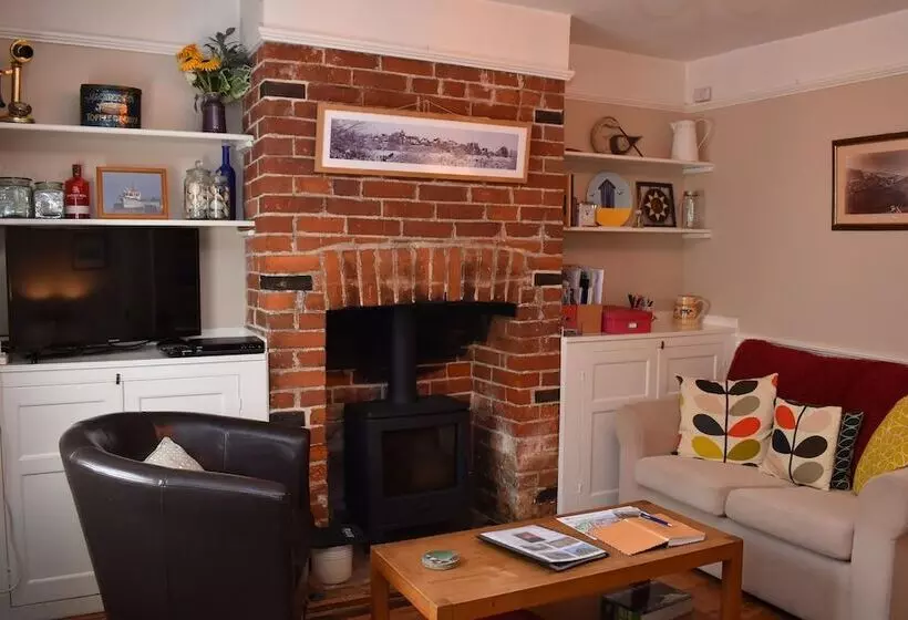 Daisy Tatham Cottage