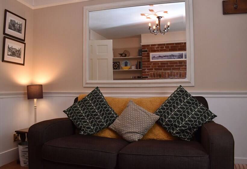 Daisy Tatham Cottage