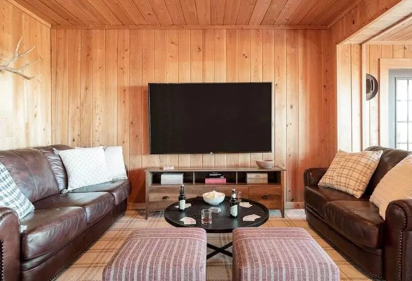 Fontana By Avantstay Gorgeous Mountain Cabin W/ Views, Hot Tub & Game Room!