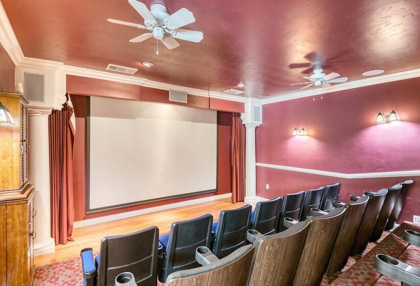 Grand Contento By Avantstay Extraordinary Estate W/ Pool & Movie Room