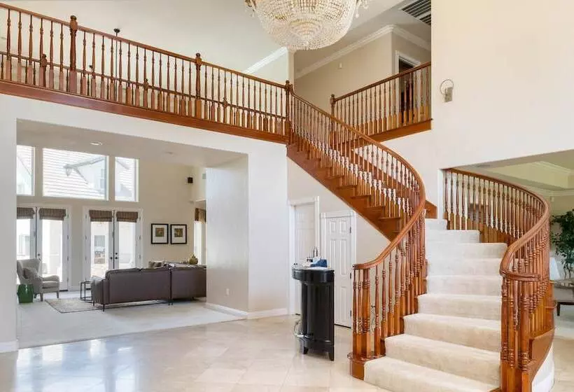 Grand Contento By Avantstay Extraordinary Estate W/ Pool & Movie Room