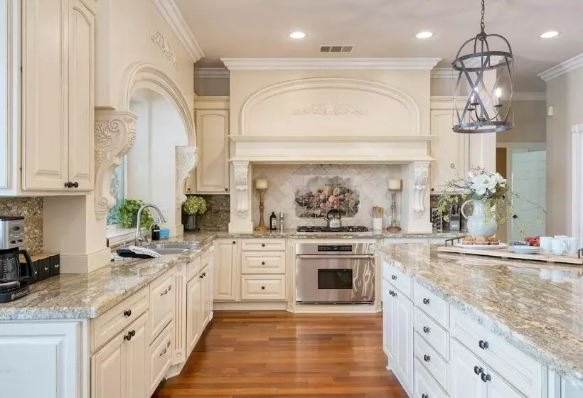 Grand Contento By Avantstay Extraordinary Estate W/ Pool & Movie Room