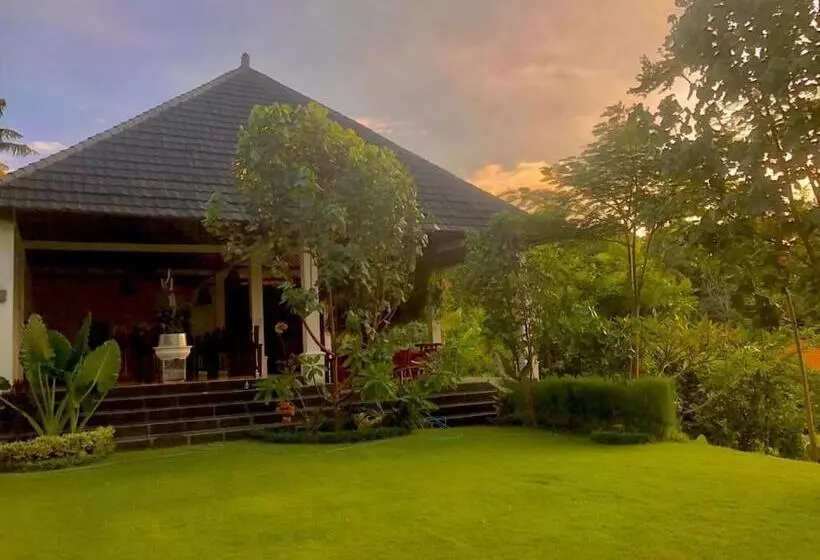 ホテル Arya Resort Nusa Penida