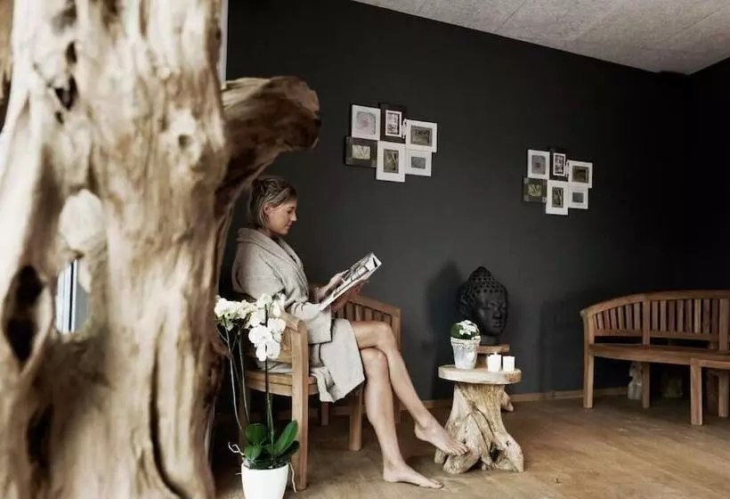 ホテル Eau De Roche