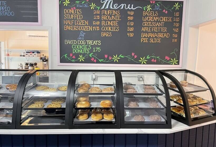 ホテル The Breezy Inn