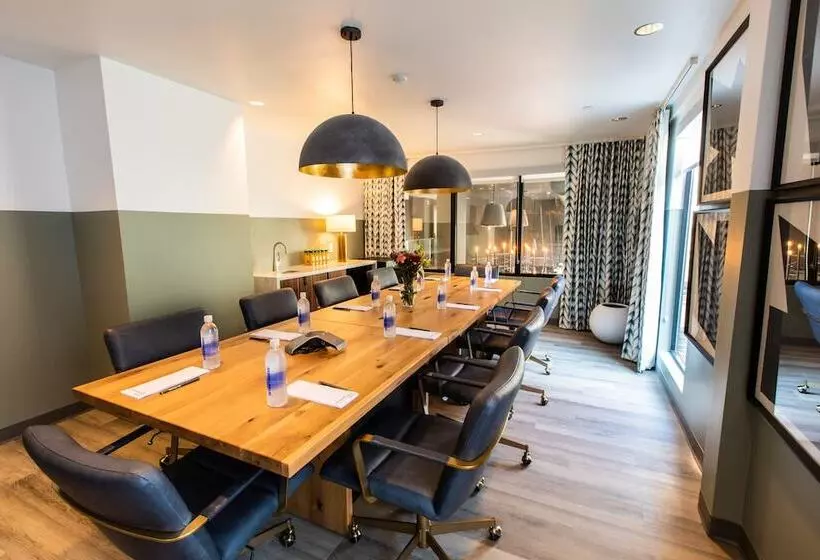 هتل Voco The Darwin Atlanta Midtown By Ihg